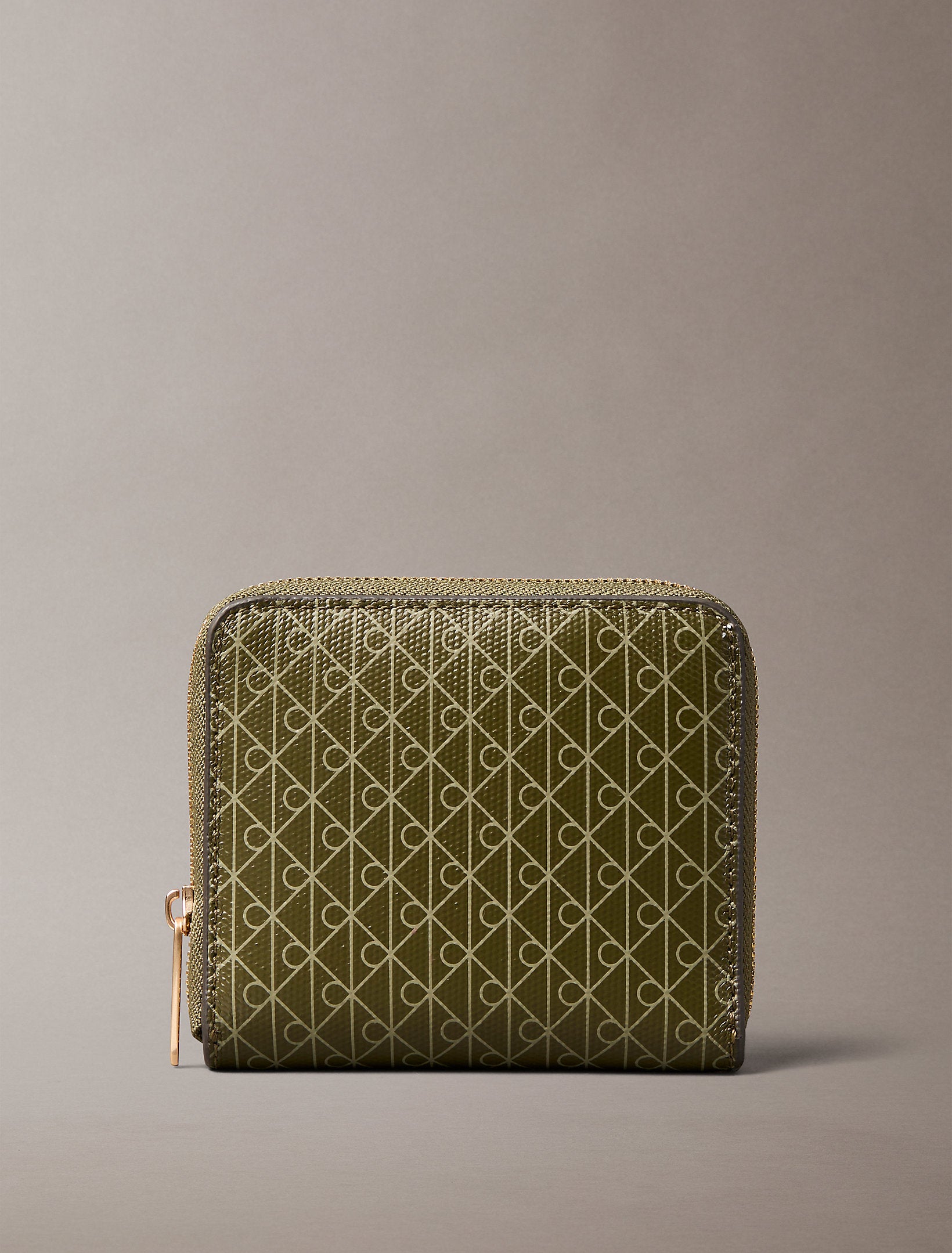 محفظة كالفين كلاين Emblem Aop Square Zip Around