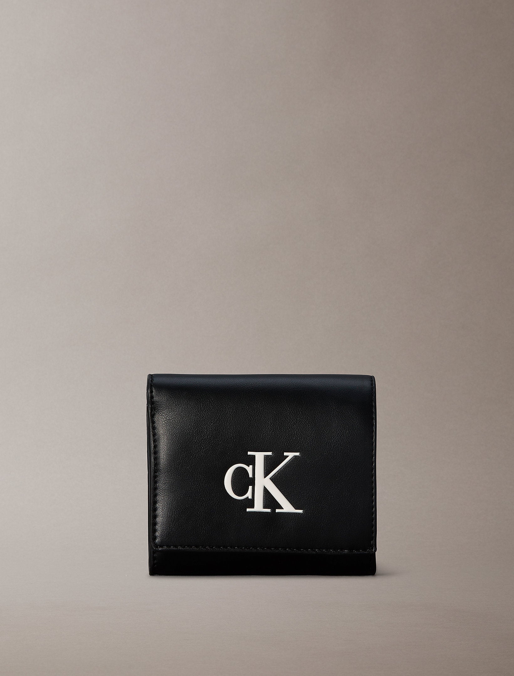 Calvin Klein Bold Medium Bifold Wallet