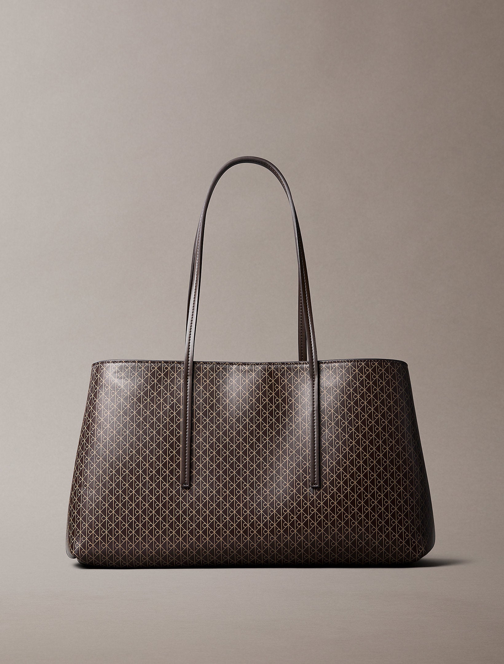 حقيبة كالفين كلاين Emblem Aop Medium Work Tote