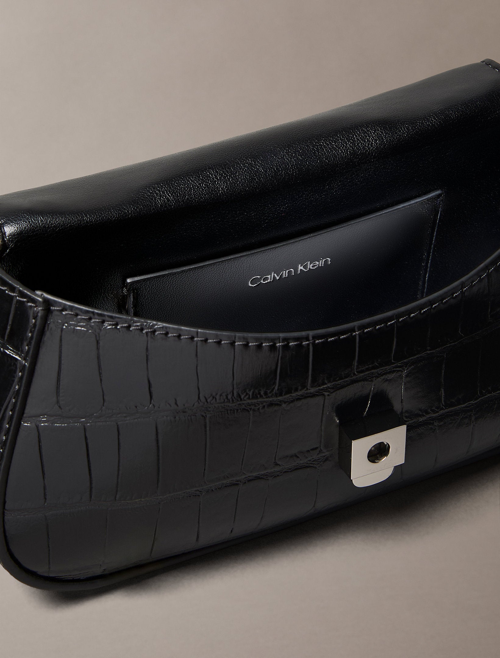 حقيبة كالفين كلاين Croc Top Handle