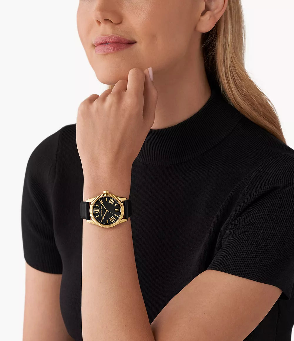 ساعة مايكل كورس