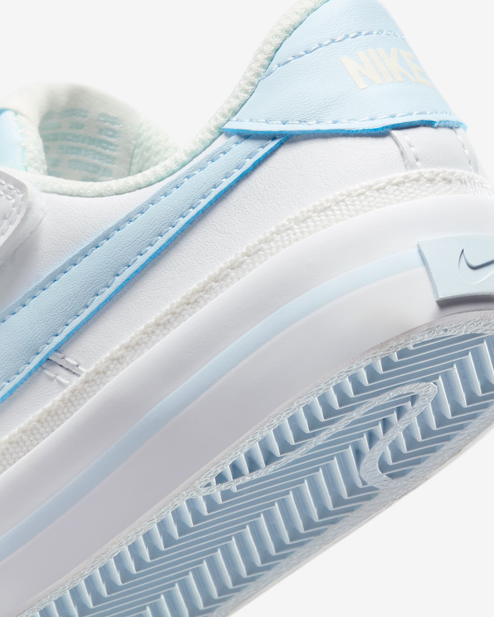 حذاء سنيكر نايك Court Legacy