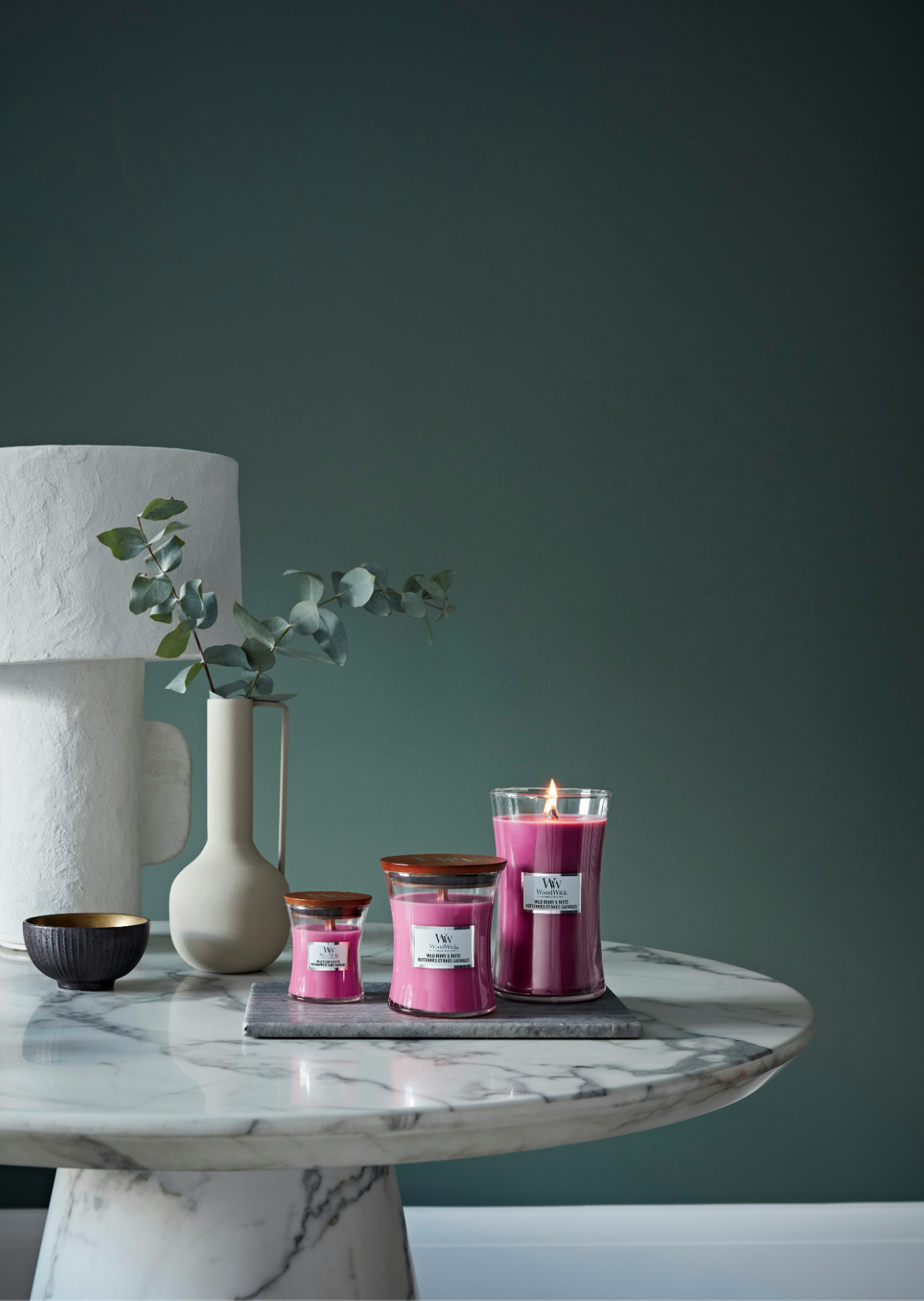 شمعة معطرة وودويك Wild Berry and Beets Large Hourglass