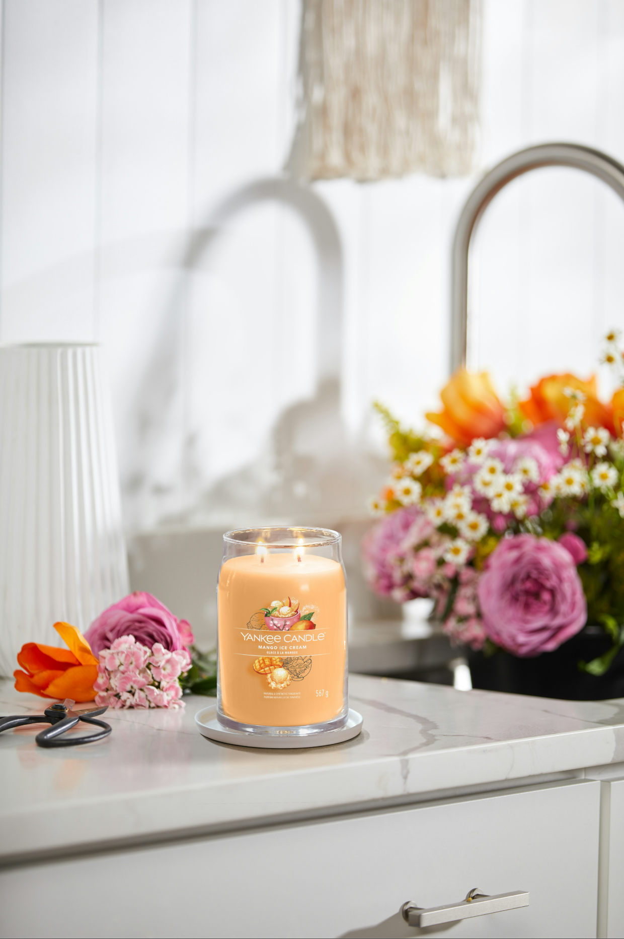 شمعة معطرة يانكي كاندل Mango Ice Cream Signature Large