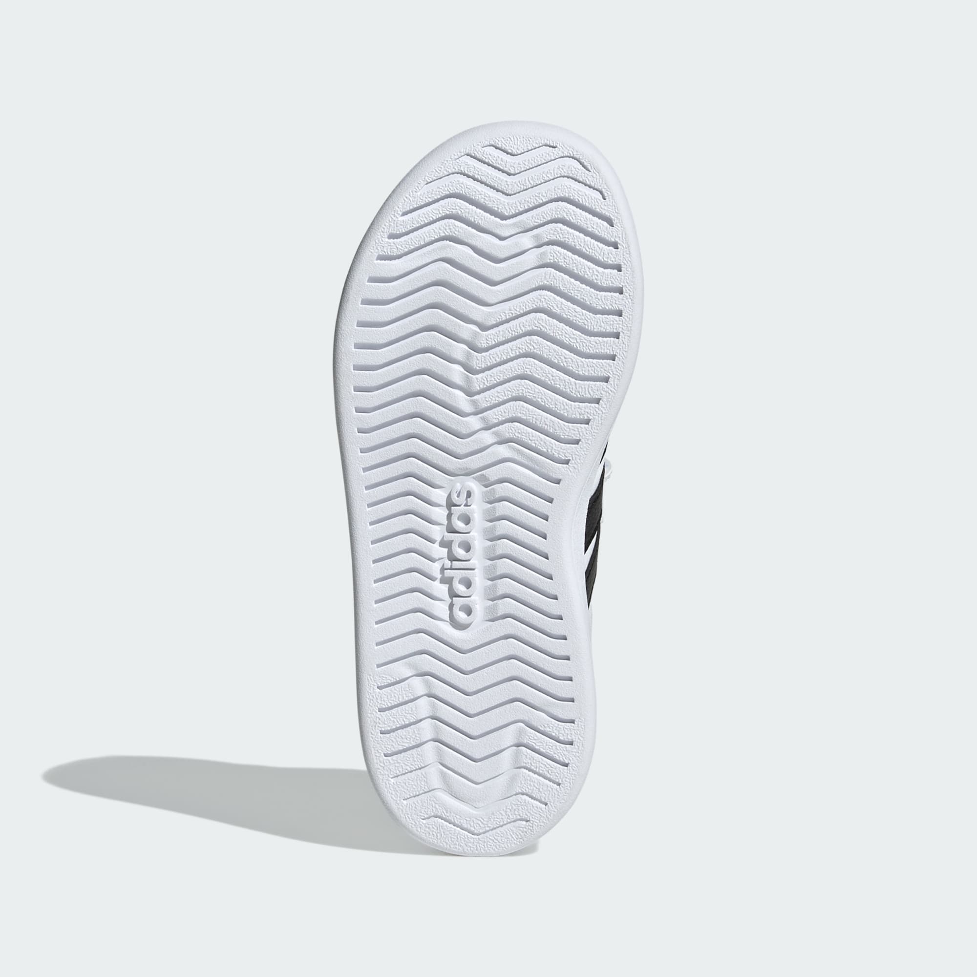 حذاء سنيكر اديداس Streettalk