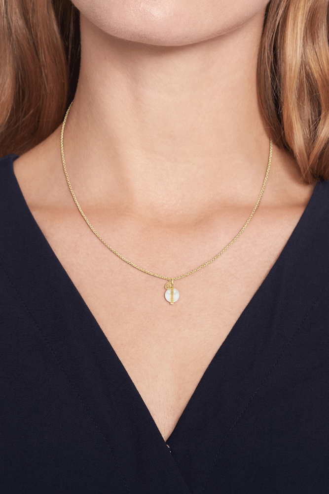 عقد تومي هيلفيجر