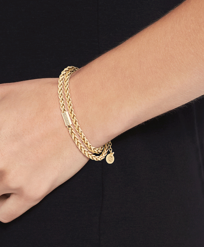 اسوارة تومي هيلفيجر