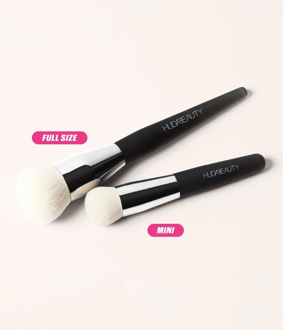 Huda Beauty Easy Blur Base Brush Makeup Brush