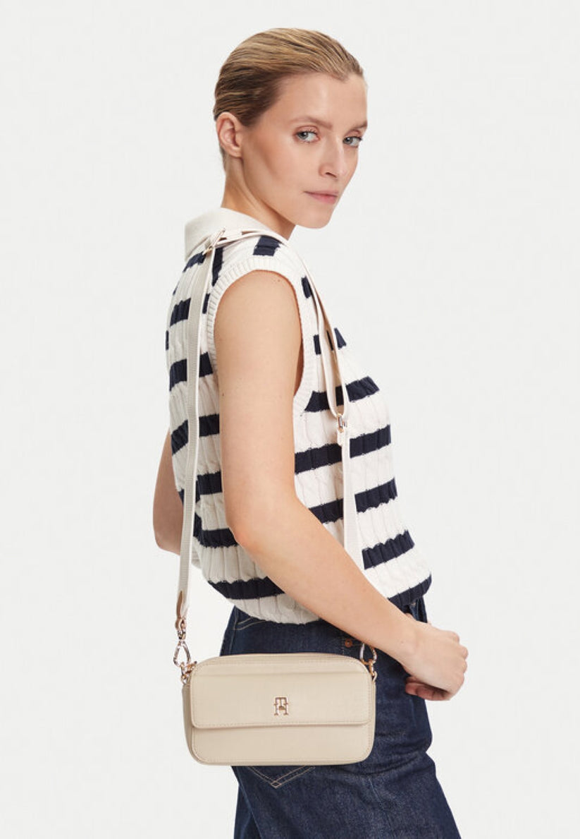 حقيبة تومي هيلفيجر Distinct Camera Bag