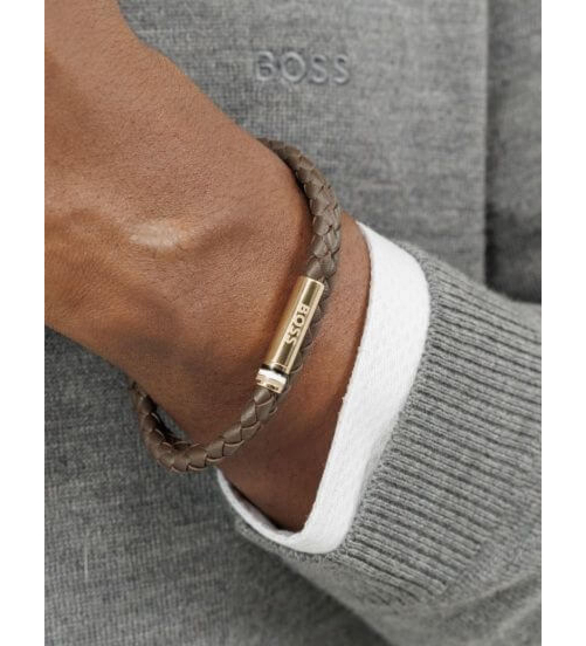 اسوارة هيوجو بوس