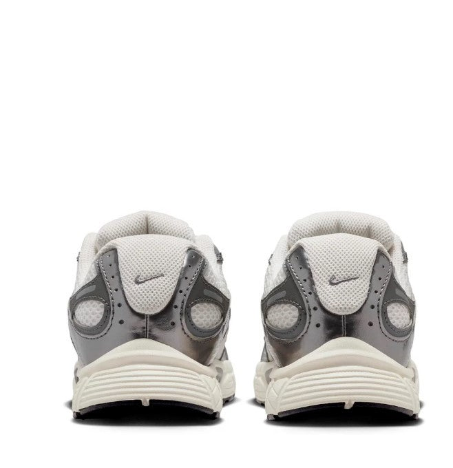 Nike V5 Rnr Sneaker