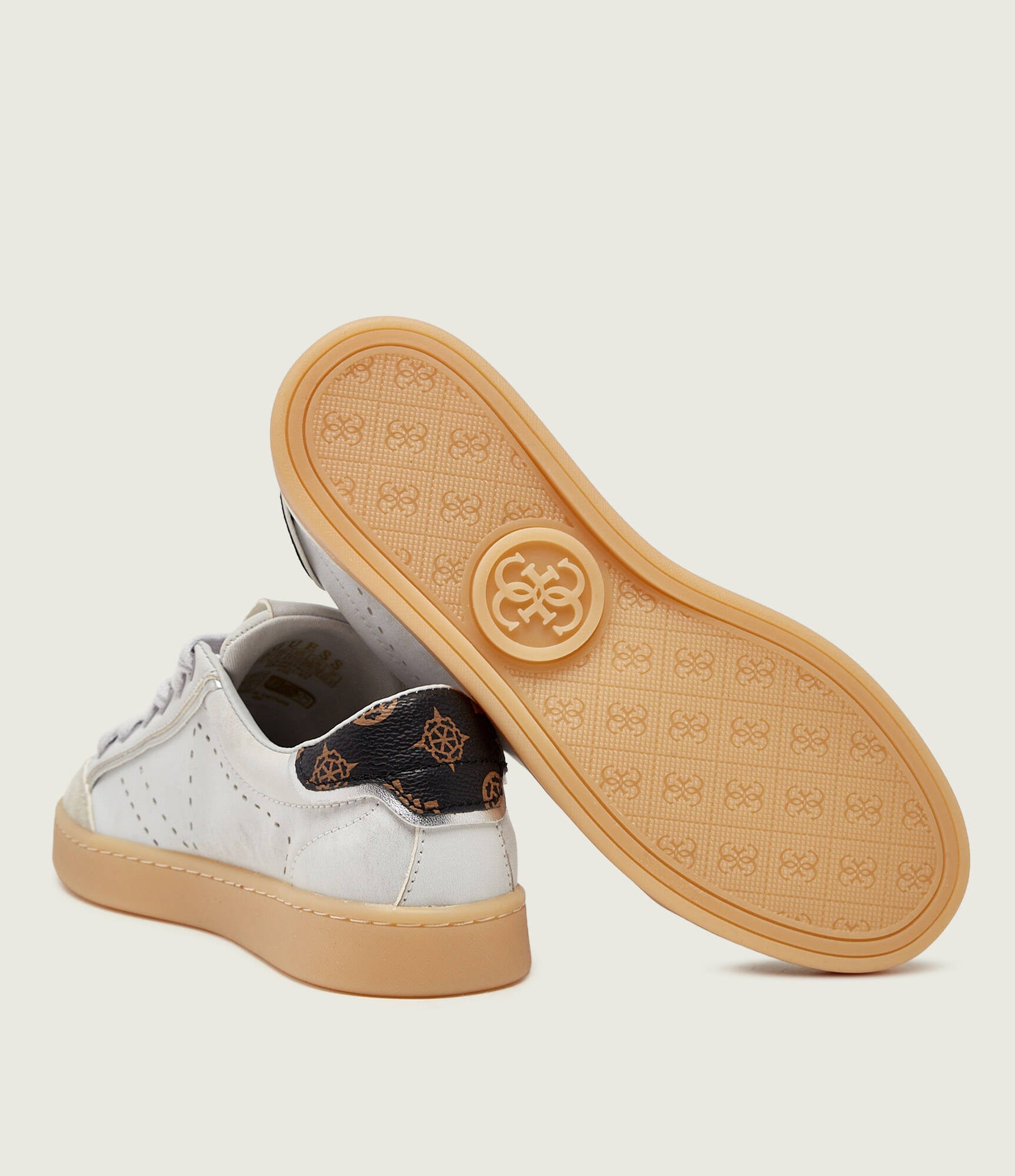 حذاء سنيكر جيس Jhell