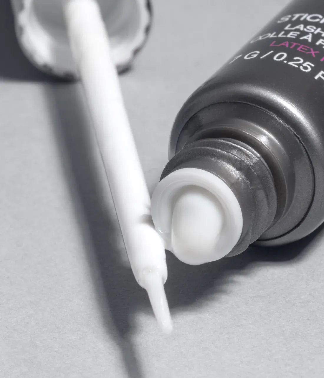 Huda Beauty Sticky Tack Lash Glue False Lashes