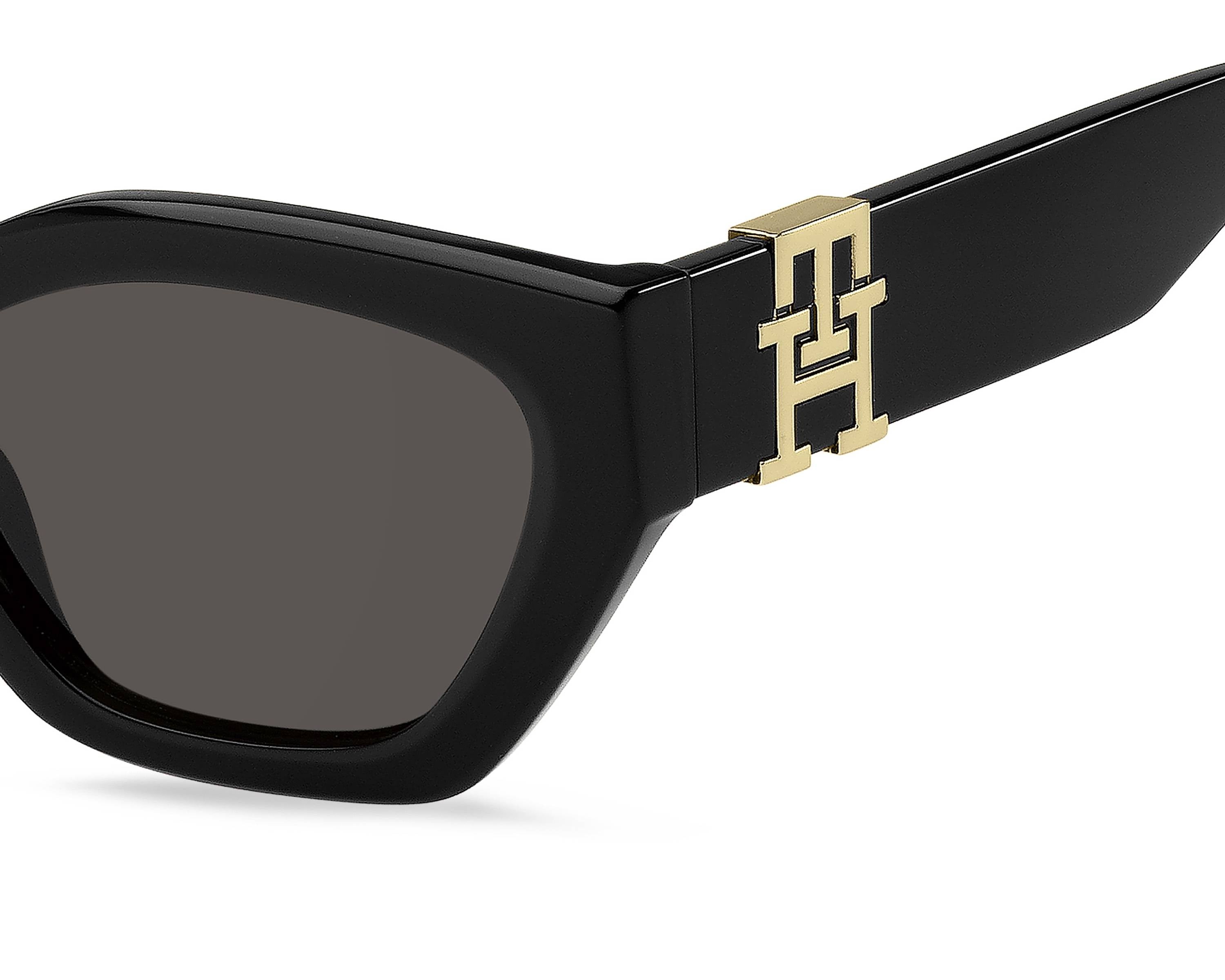 نظارات شمس تومي هيلفيجر