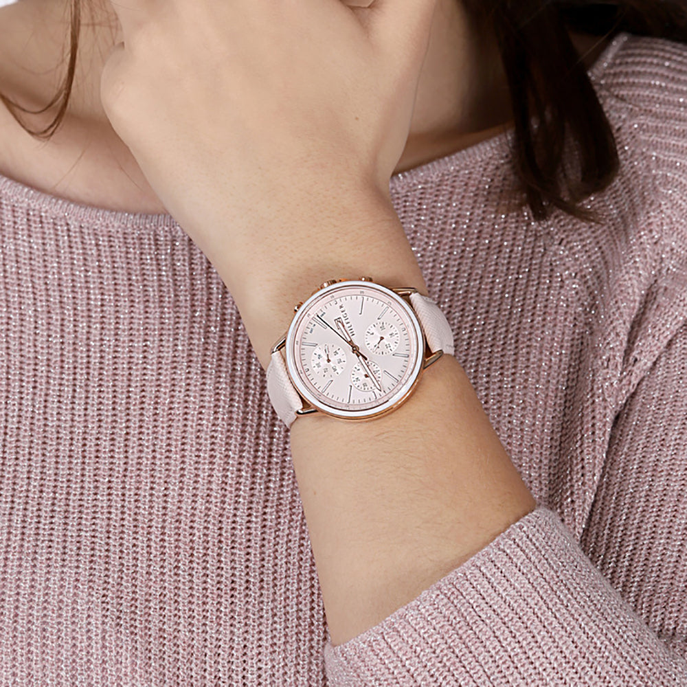 ساعة تومي هيلفيجر