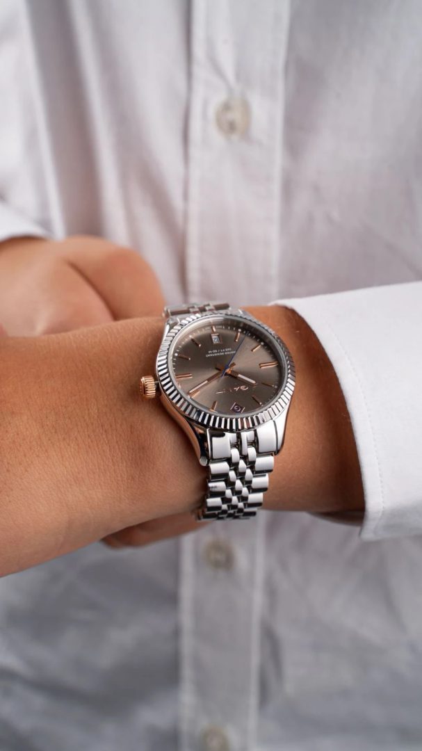 ساعة جانت Sussex