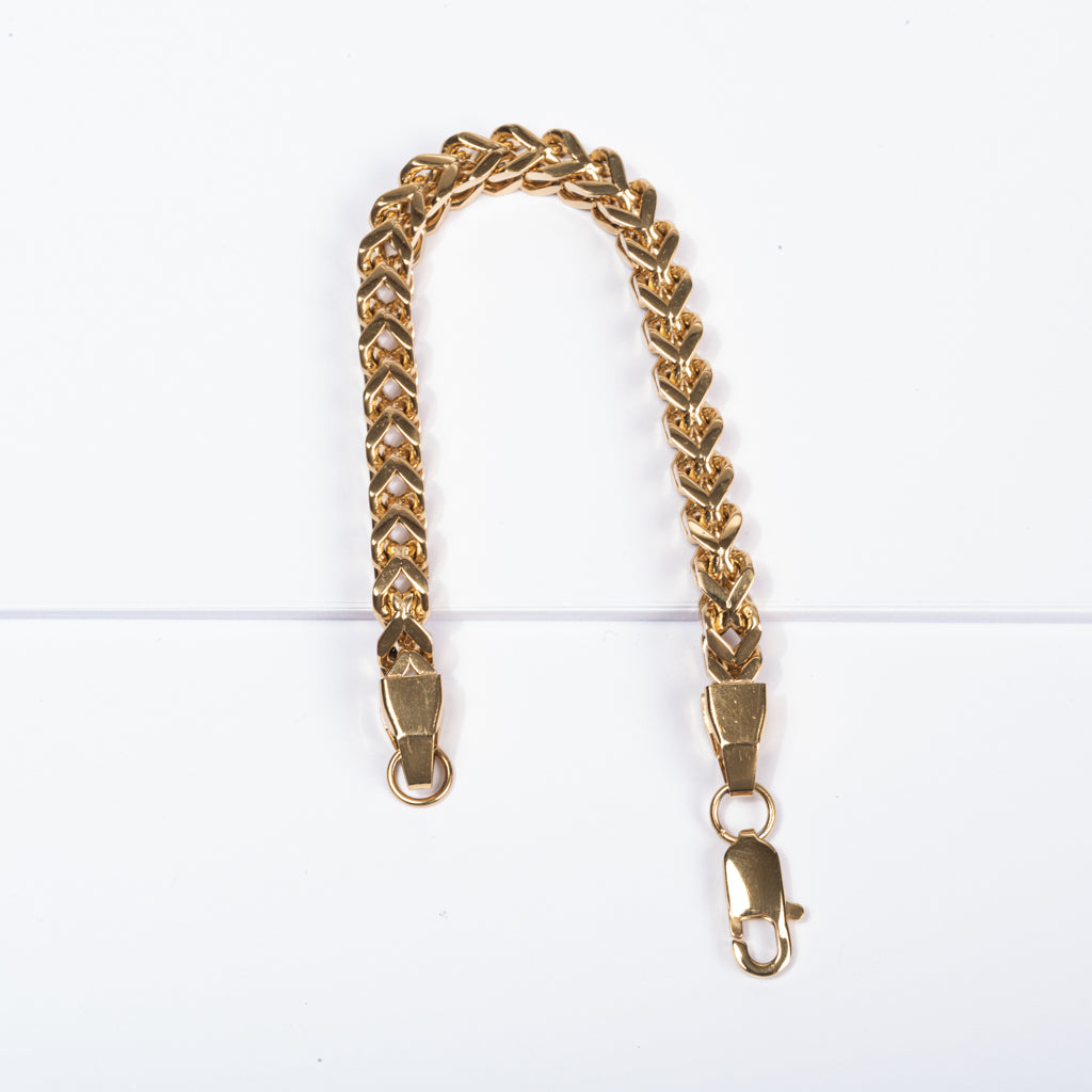 اسوارة اينكر Moon