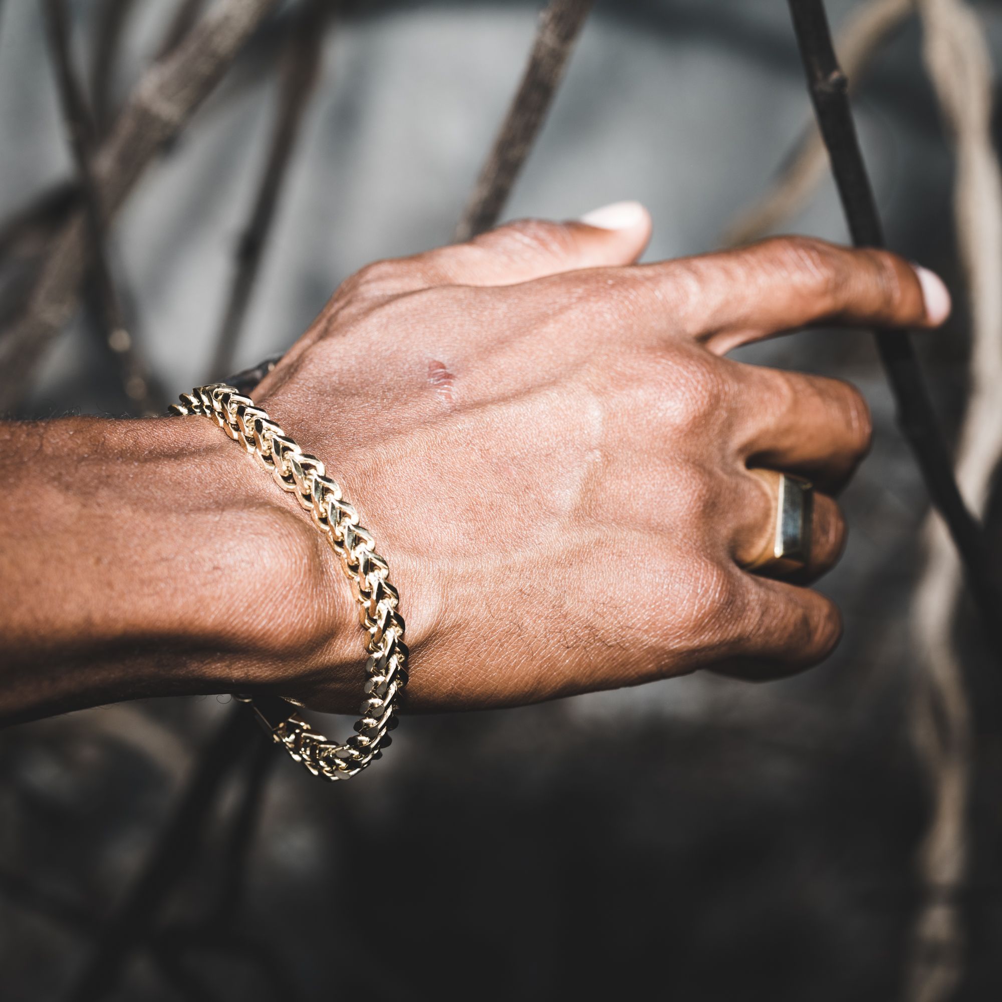 اسوارة اينكر Moon