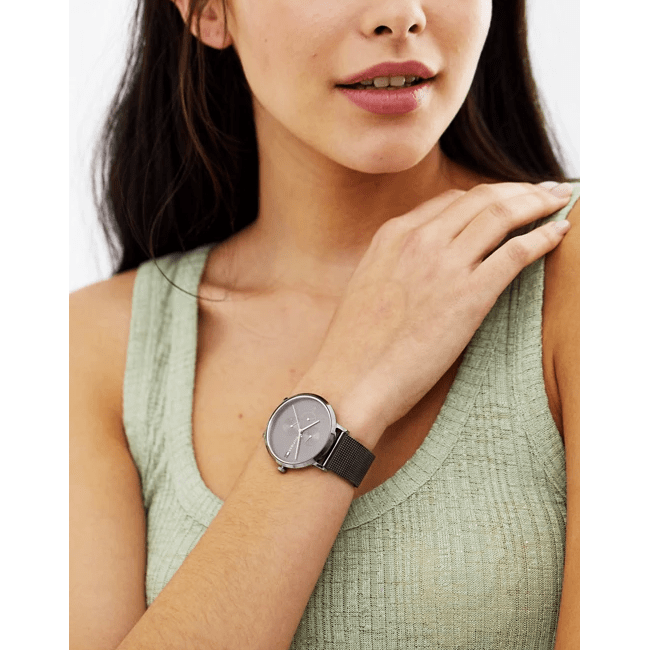 ساعة تومي هيلفيجر